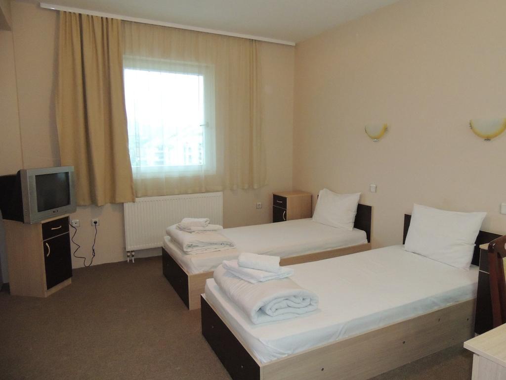 Guest House Dabi Kruševac Eksteriør billede