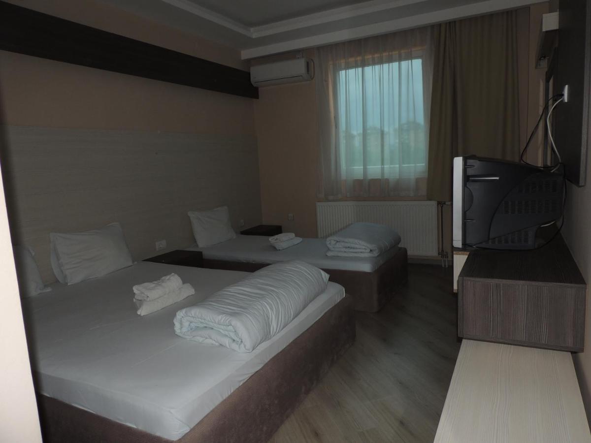 Guest House Dabi Kruševac Eksteriør billede